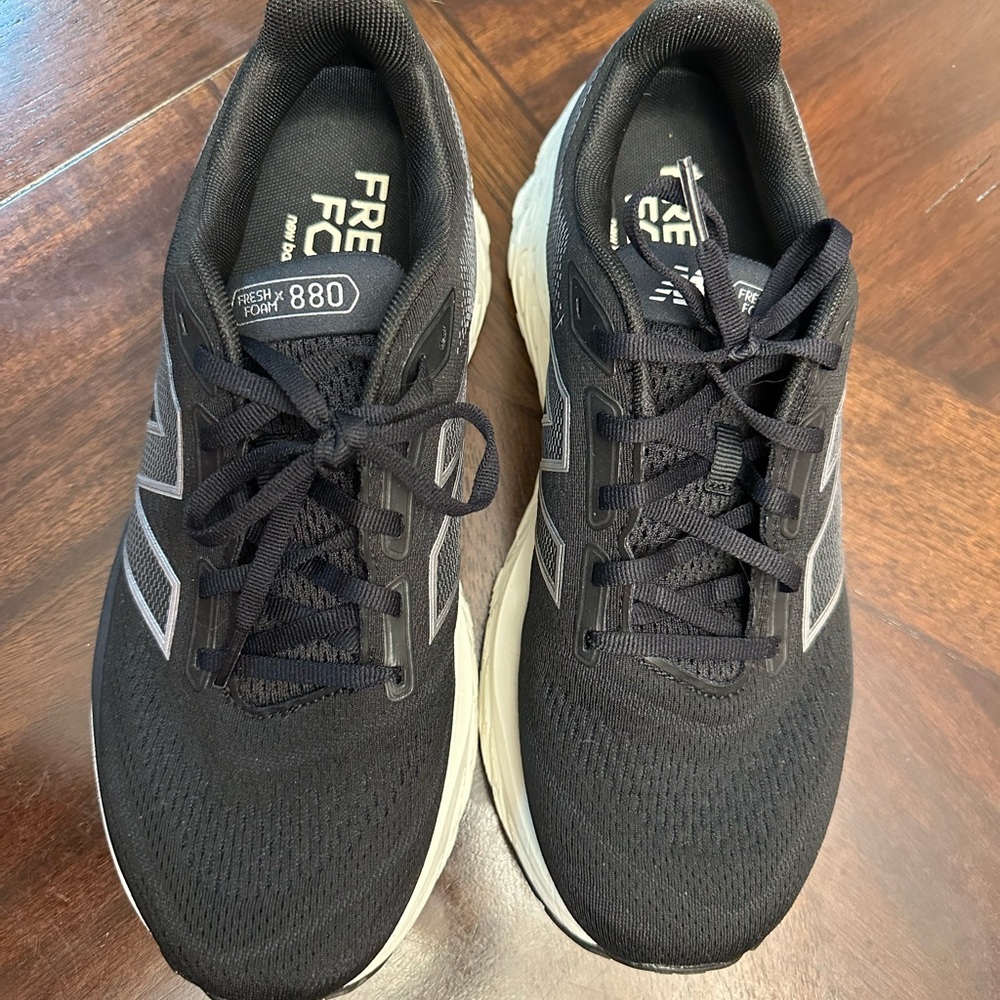 New Balance Women's W880v14 Running shoe - Picture 2 of 6